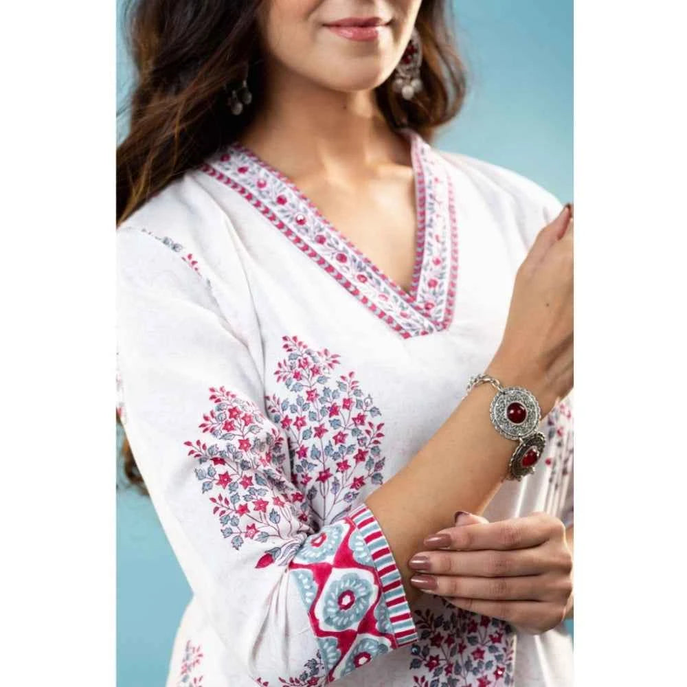 3/4th Sleeve Floral Print Cotton Kurti Set in Off White - Floral Print Cotton Kurti - Vividh