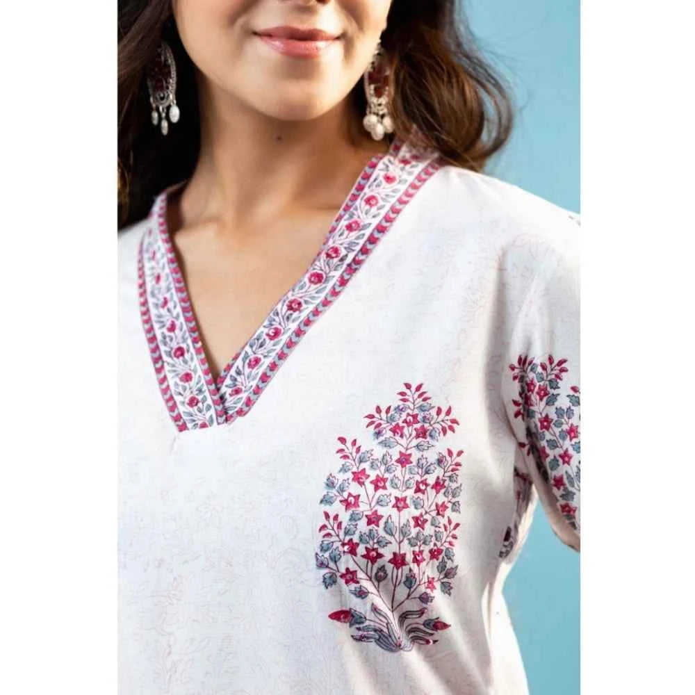 3/4th Sleeve Floral Print Cotton Kurti Set in Off White - Floral Print Cotton Kurti - Vividh